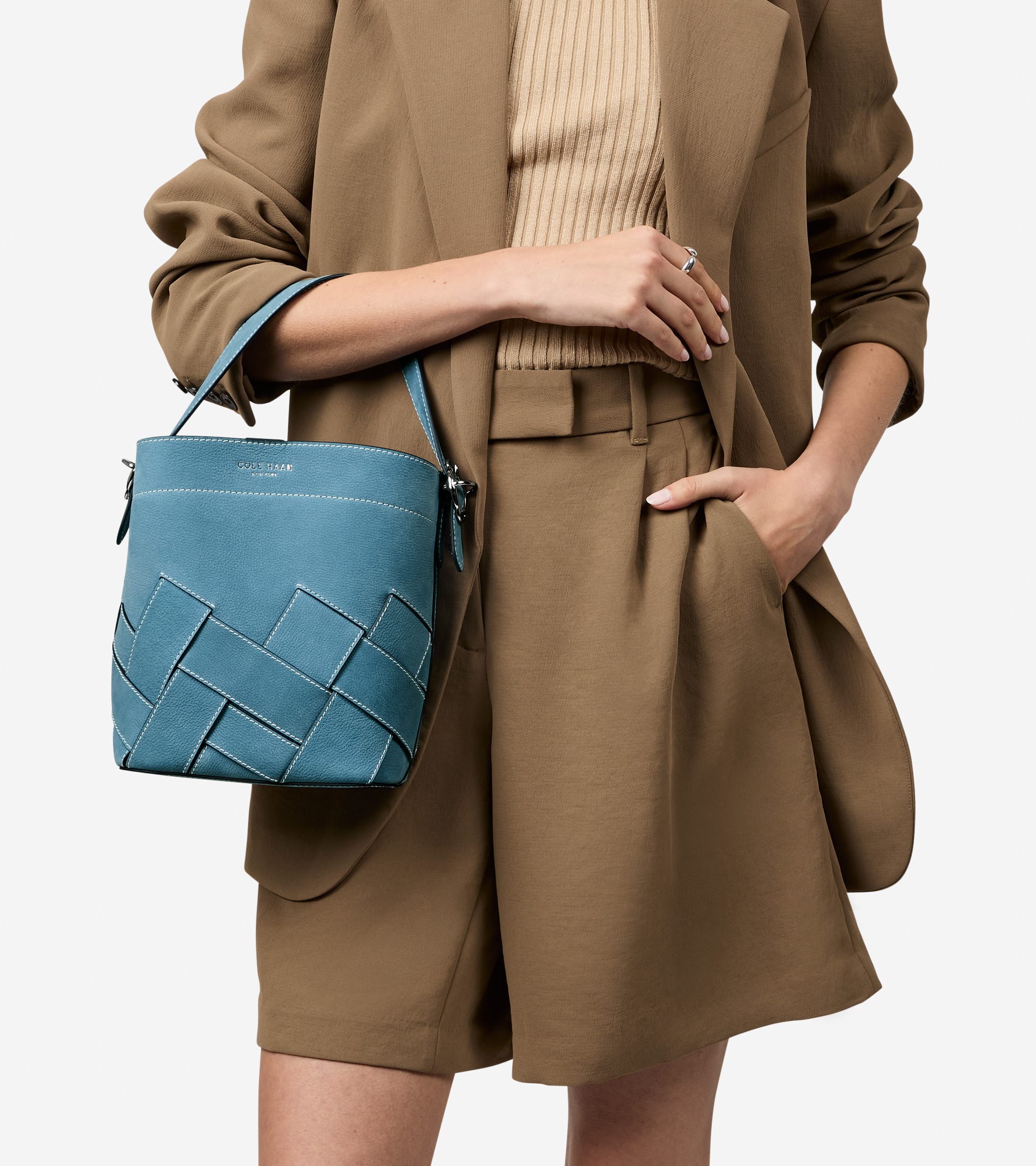 Alexandria Small Bucket Crossbody Bag 水桶包